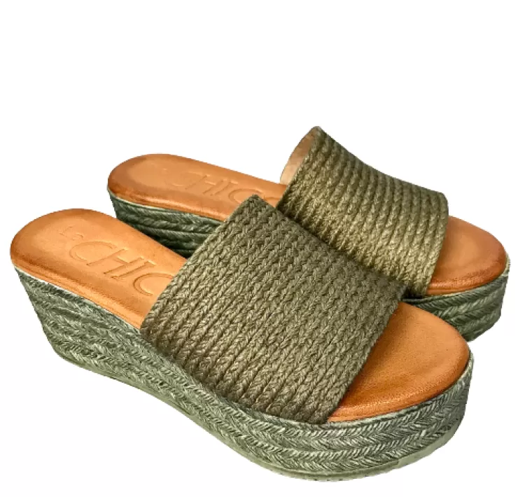 Rubber Sole*Camarri Wedge With Khaki Raffia Band